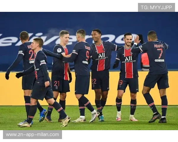 巴黎圣日耳曼围绕禁区组织